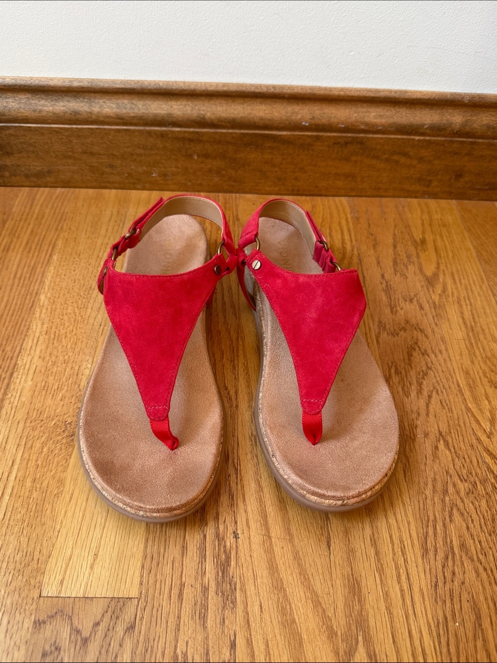 Vionic Kirra II Suede Thong Sandals Arch Support Comfort Shoes Red 9